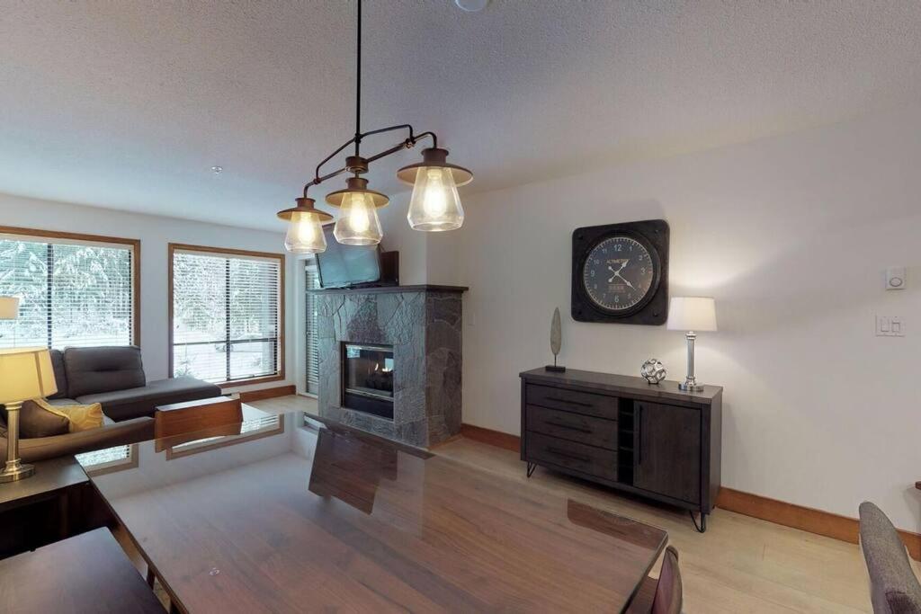 Powderhorn By Whistler Blackcomb Vacation Rentals ภายนอก รูปภาพ