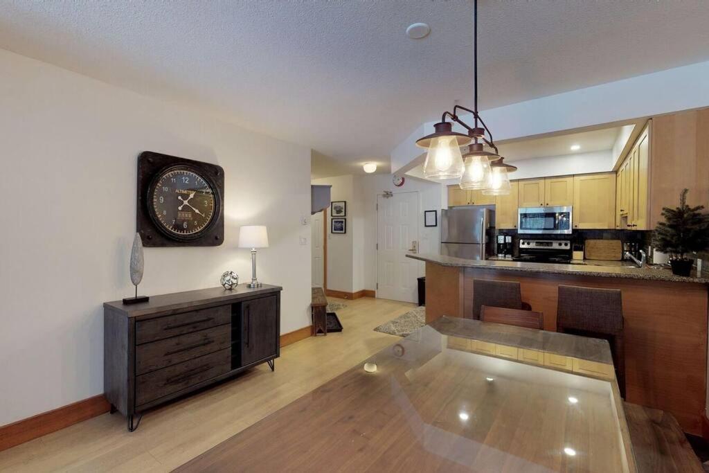 Powderhorn By Whistler Blackcomb Vacation Rentals ภายนอก รูปภาพ